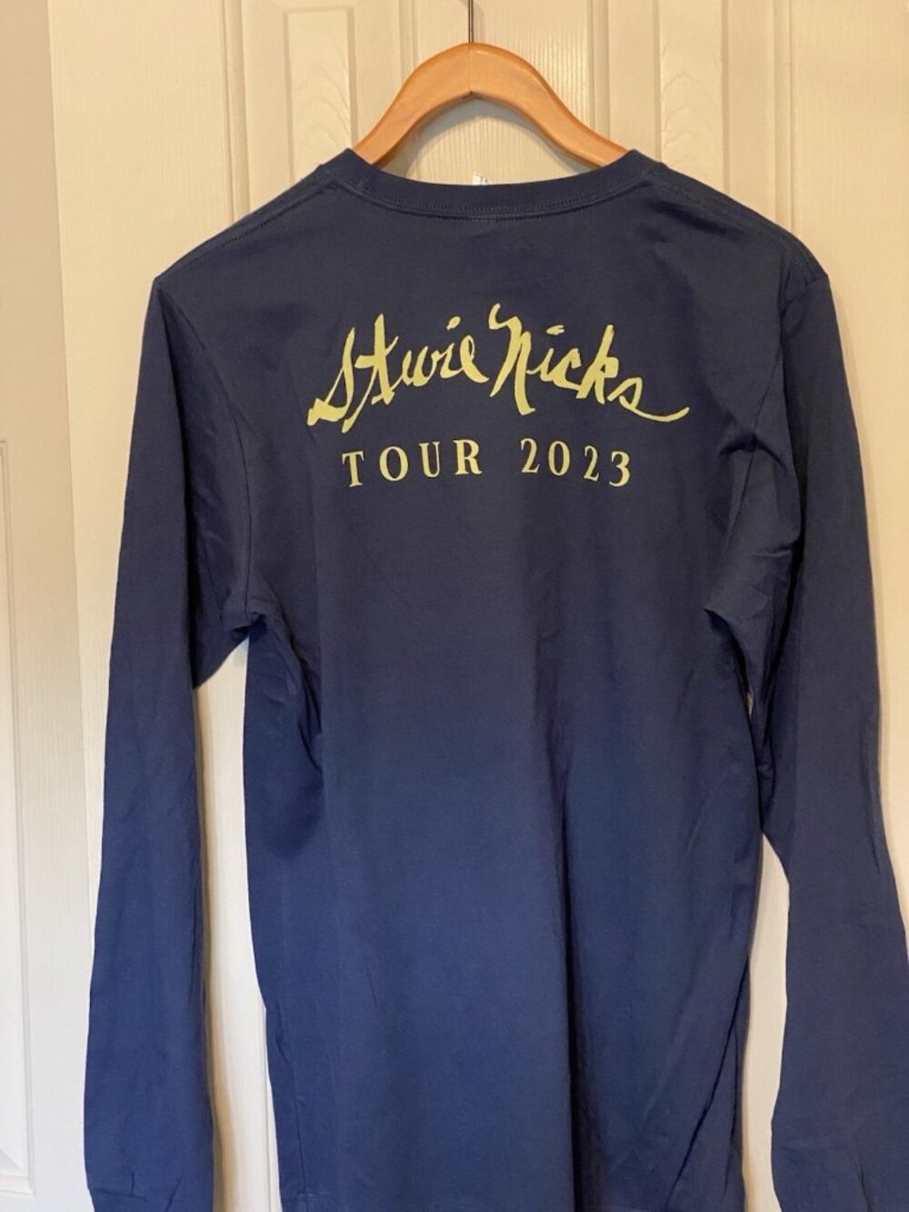 Stevie Nicks Blue Long Sleeve T-Shirt Tour 2023 Men's Size M Rock Band Music Tee - Picture 6 of 6